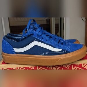 Vans Men's Blue and White Sneakers with Gum Sole